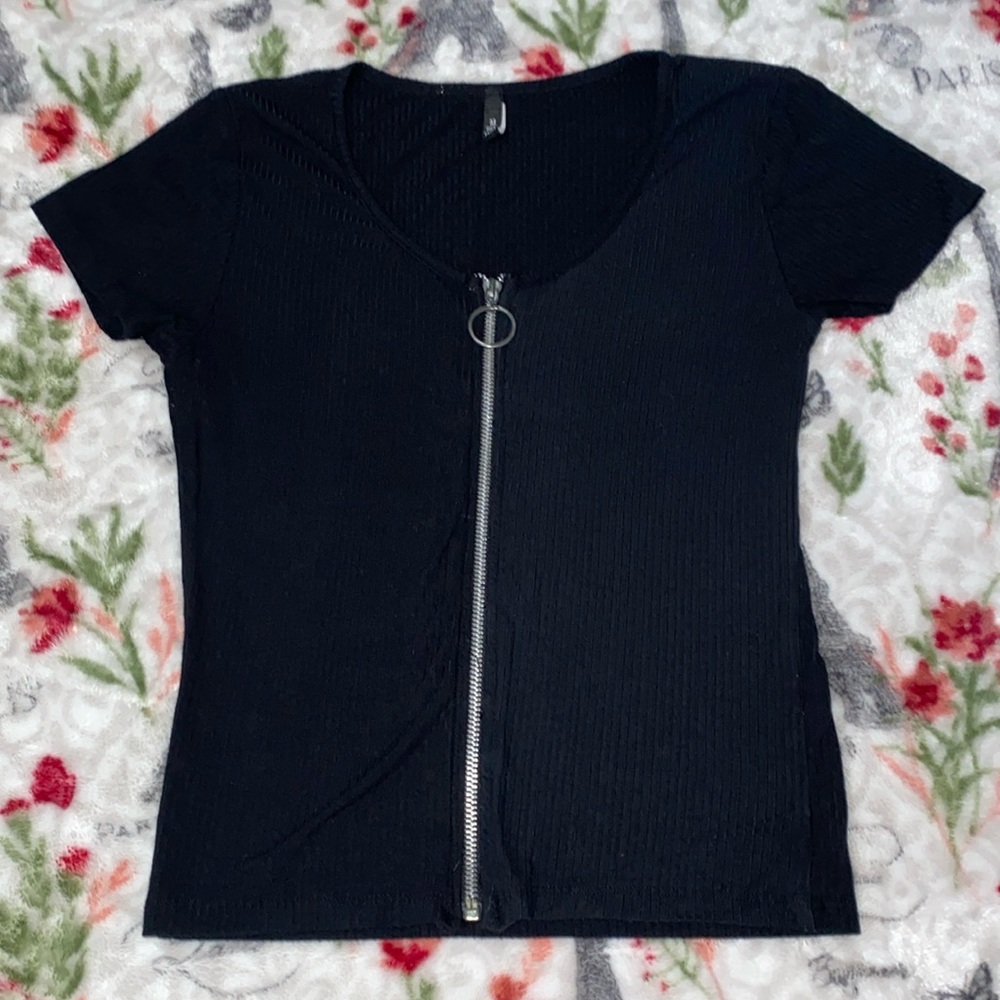 Medium Black Shirt With Functional Zipper Down The Middle